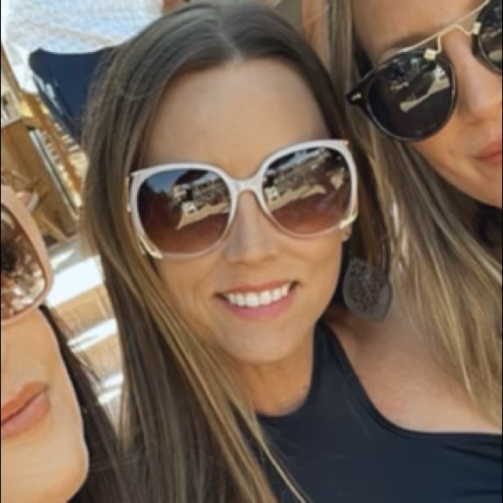 Meet your Posher, Ashley
